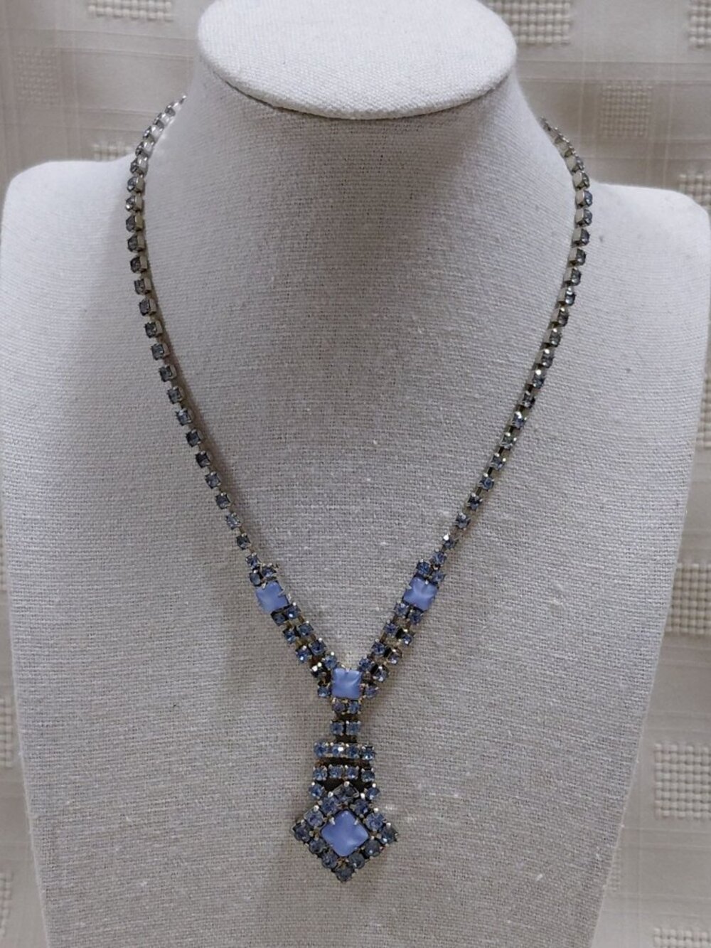 Vintage Silver-Tone Prong Set Blue Glass & Rhinestone Drop Choker Necklace 15"